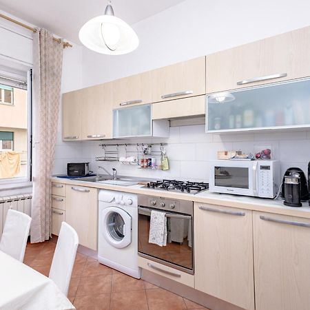 Apartamento Dolce Casa Di Sve Vicino La Stazione Génova Exterior foto